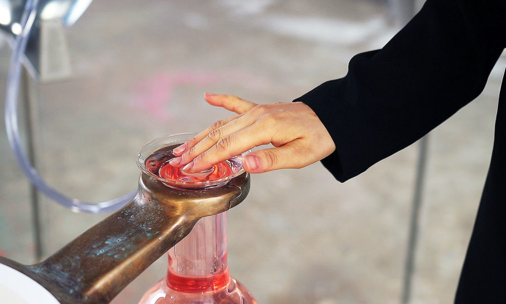 This first part of the machine is made with glass and imagined to collect hand yeast of the user by touching the liquid culture medium near the opening area.