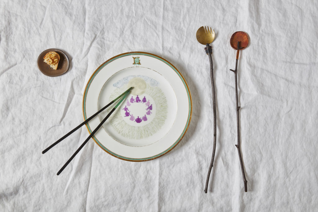 Woman place setting, photo © Mark Cocksedge