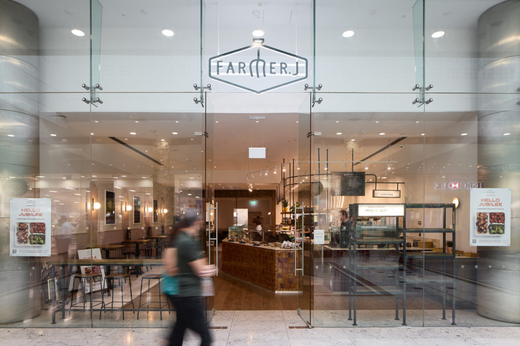 Farmer J restaurant in London’s Canary Wharf. (Holland Harvey 2021) designed to offer high-quality, freshly cooked food to city workers. Photo © Thom Atkinson, courtesy Farmer J.